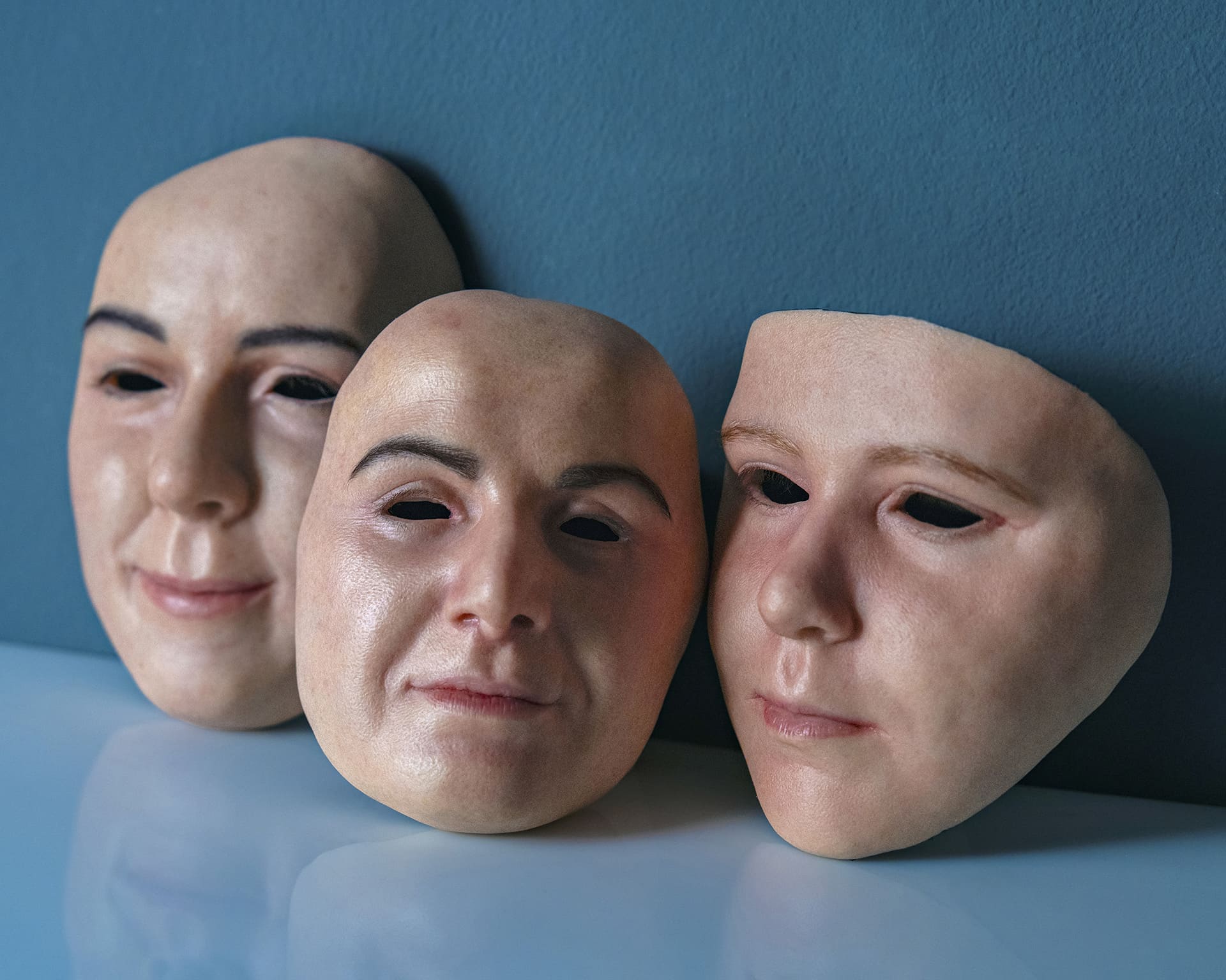 Euforia, sister, mother and son, 2025
